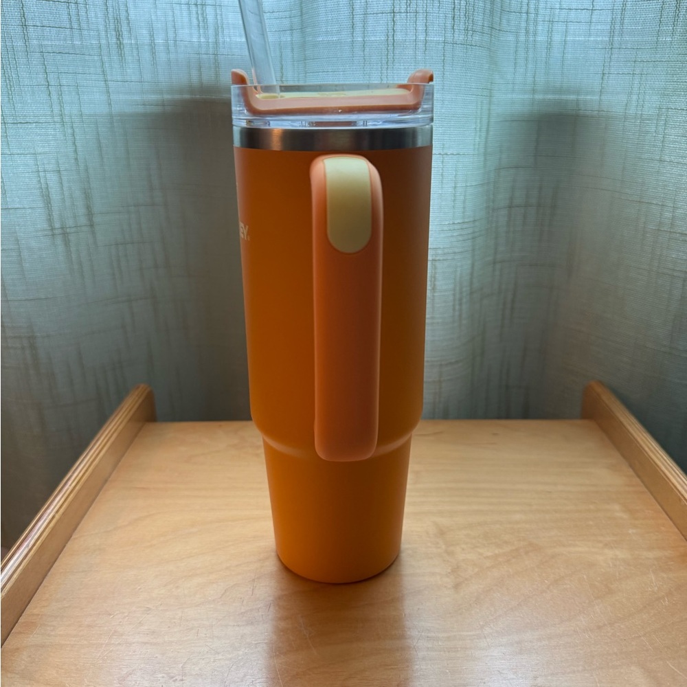 Stanley 30oz stainless steel H2.0 flow state quencher tumbler marigold - Picture 2 of 9